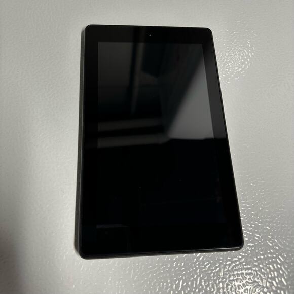 2019 Amazon Fire 7 Tablet (7" display, 32 GB) - Black 9th Generation + Case - Picture 2 of 5